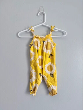 Carter’s Sunflower Romper NB .